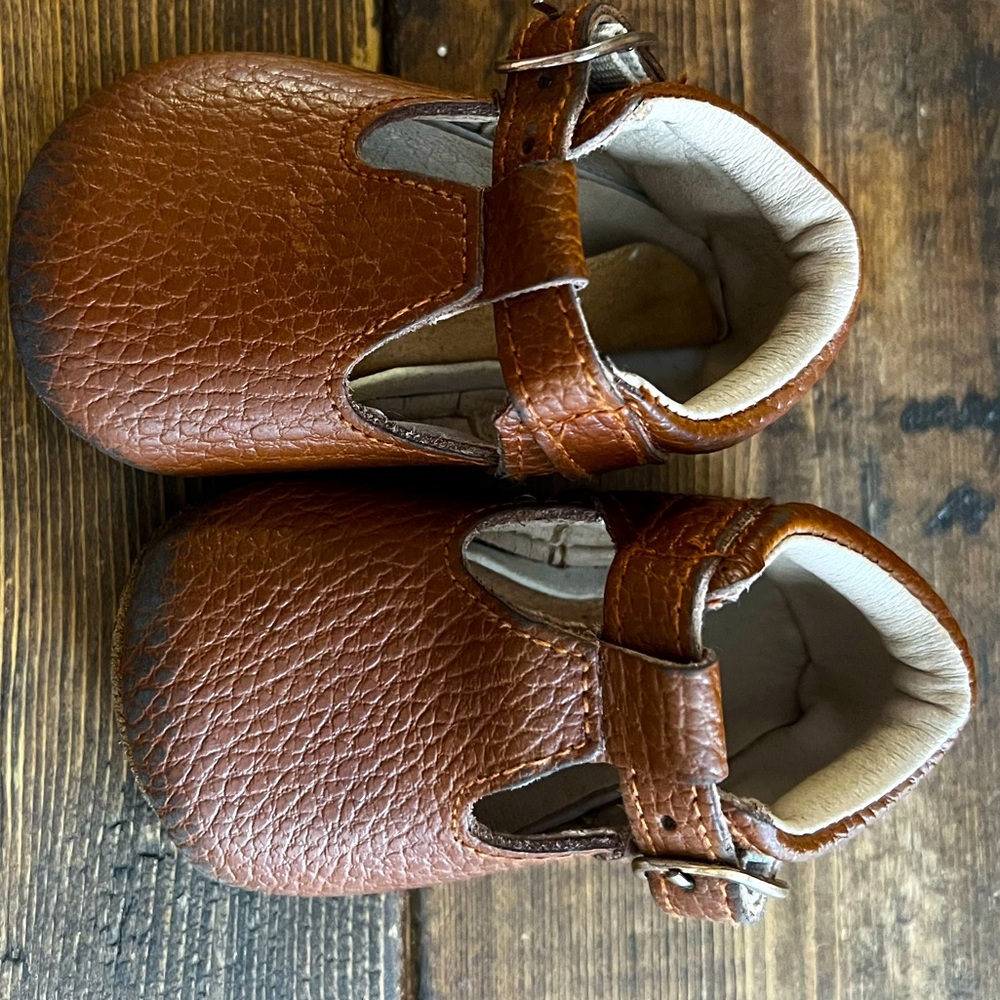 Monkey feet brown